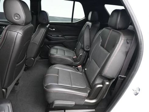 Used 2022 Chevrolet Traverse RS FWD image 12