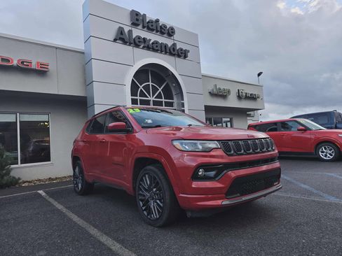 Used 2023 Jeep Compass Limited image 1