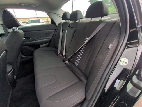 Used 2025 Hyundai Elantra SEL FWD image 28