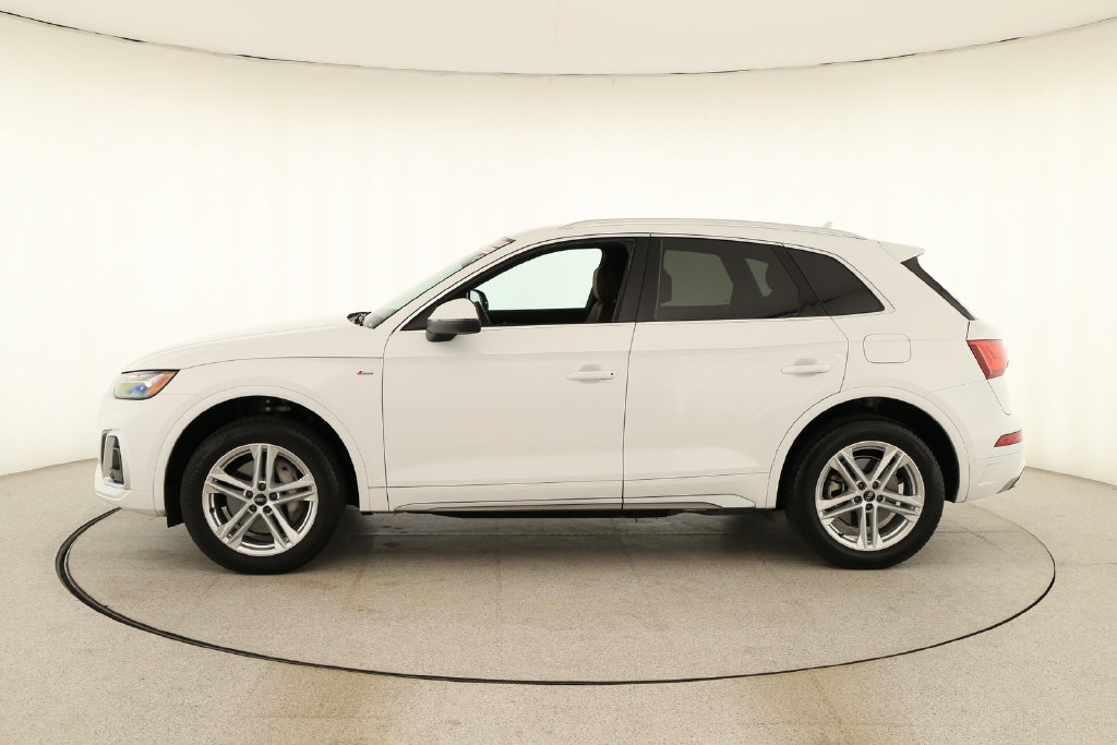 Certified 2024 Audi Q5 e Premium AWD/4WD image 2