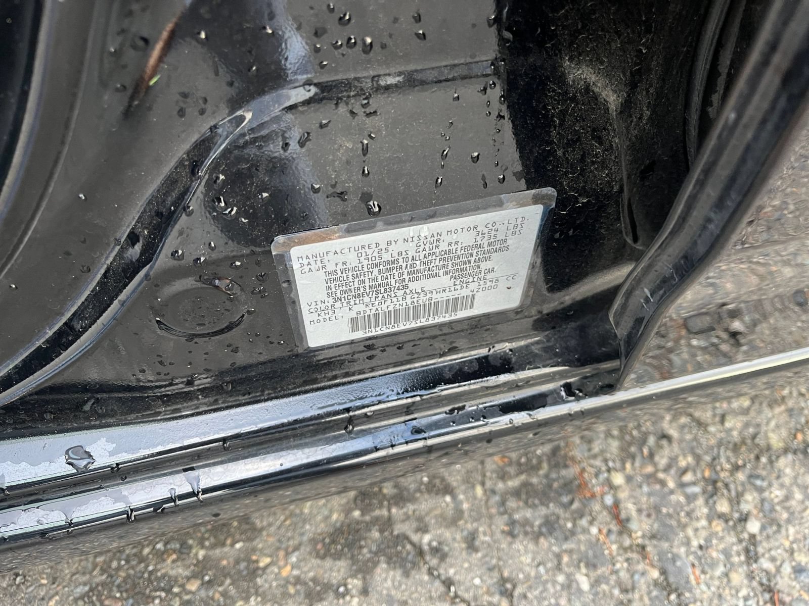 Used 2025 Nissan Versa SV FWD image 28