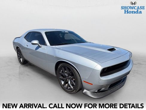 Used 2022 Dodge Challenger GT w/ Driver Convenience Group image 6