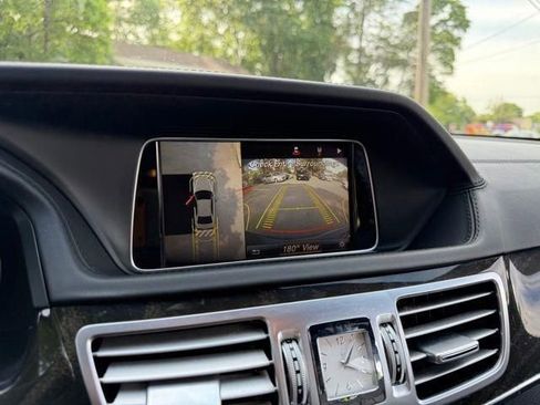 Used 2016 Mercedes-Benz E 400 Sedan image 27