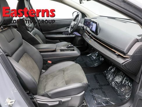 Used 2024 Nissan Ariya AWD image 24