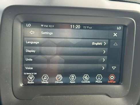 Used 2019 Jeep Renegade Latitude w/ Cold Weather Group AWD/4WD image 35