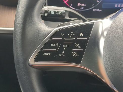 Used 2025 Mercedes-Benz GLC 300 image 29