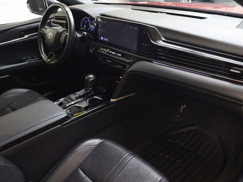 Used 2025 Toyota Camry XSE FWD image 11