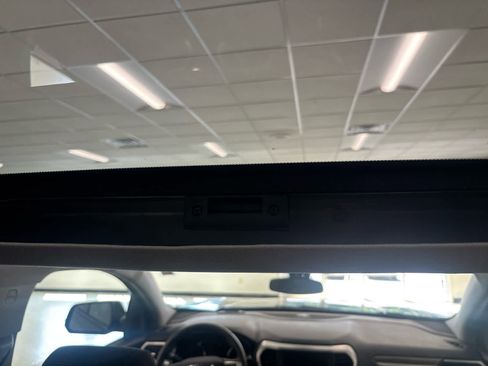 Used 2023 GMC Acadia SLE w/ Driver Convenience Package image 23