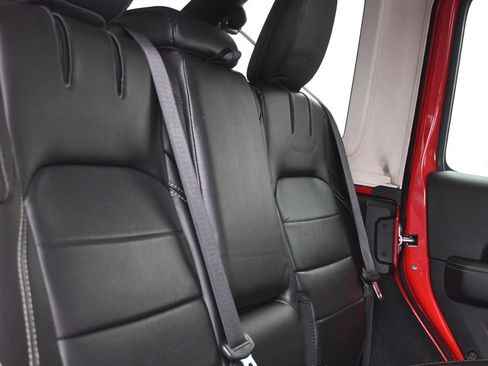 Used 2022 Jeep Wrangler Unlimited Sahara w/ Cold Weather Group image 11