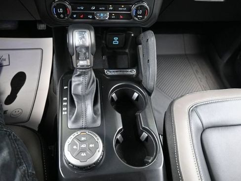 Used 2025 Ford Bronco Outer Banks w/ Sasquatch Package AWD/4WD image 11