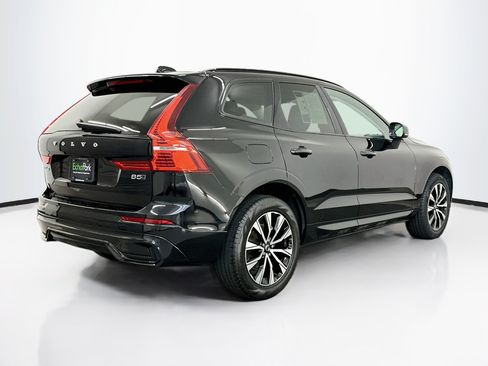 Used 2025 Volvo XC60 B5 Core AWD/4WD image 9