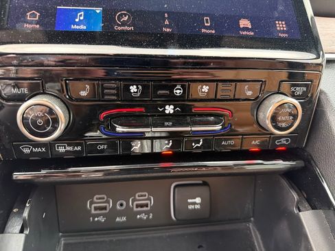 Used 2022 Jeep Grand Cherokee Summit w/ Advanced Protech Group IV AWD/4WD image 20