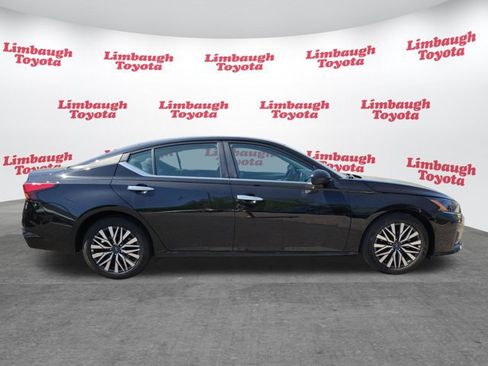 Used 2025 Nissan Altima 2.5 SV image 22