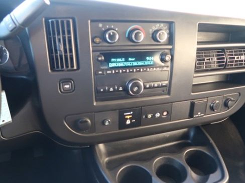 Used 2018 Chevrolet Express 3500 LT w/ LT Preferred Equipment Group image 12