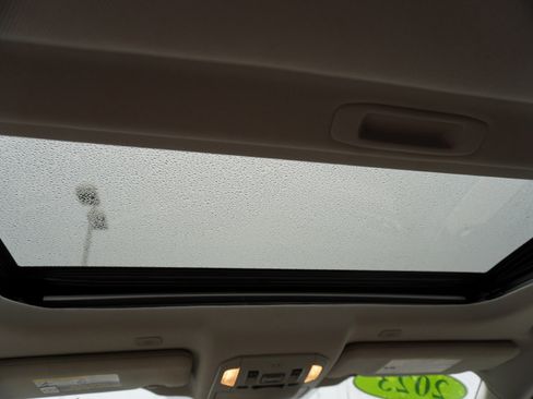 Used 2023 Toyota Highlander XLE image 17