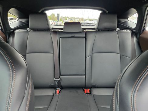 Used 2024 Toyota Venza XLE image 25