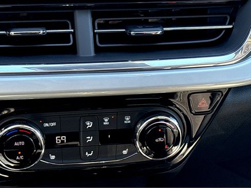 New 2026 Chevrolet Trax LT w/ Driver Confidence Package image 13