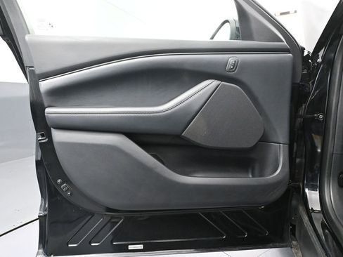 Used 2021 Ford Mustang Mach-E Select image 19