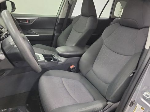 Used 2019 Toyota RAV4 XLE FWD image 22