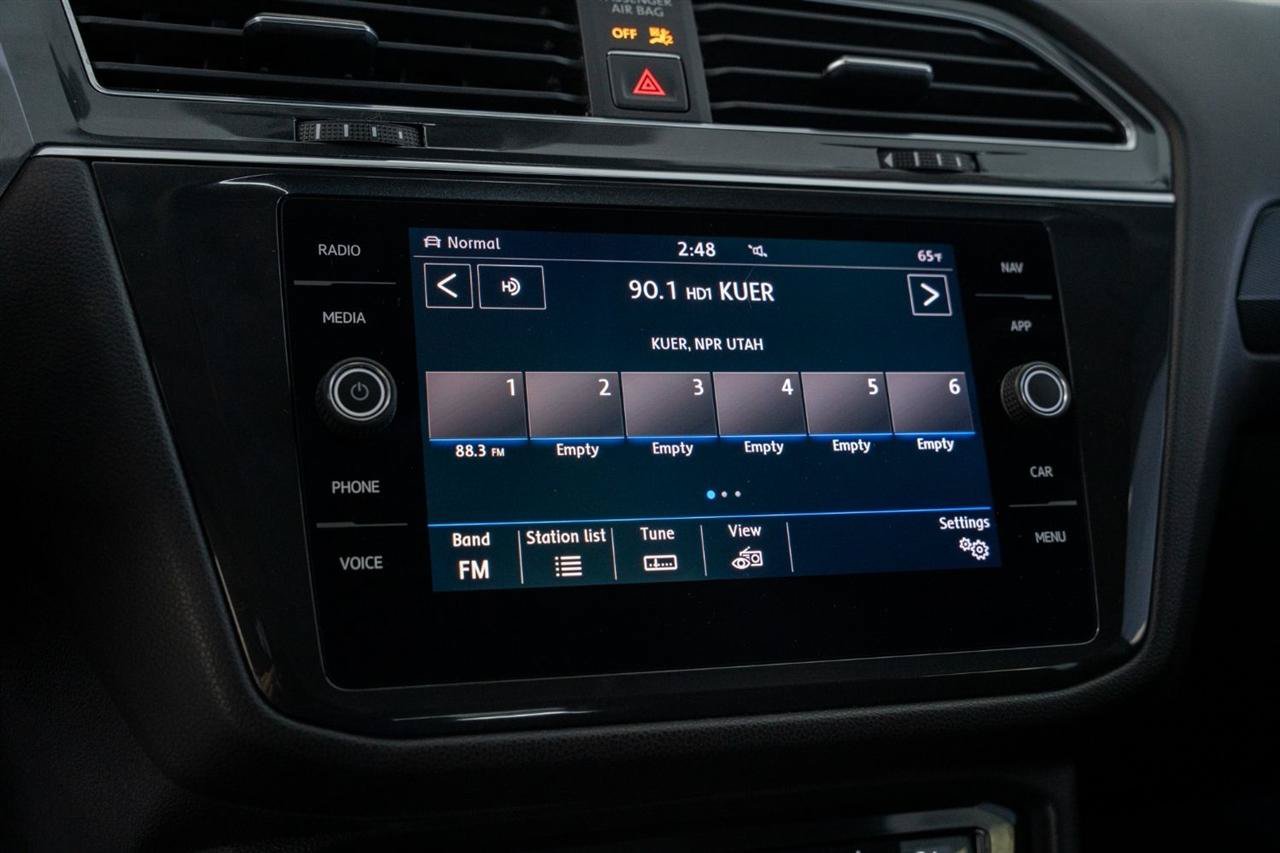 Used 2018 Volkswagen Tiguan SEL Premium AWD/4WD image 15