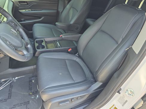 Certified 2024 Honda Odyssey EX-L image 16