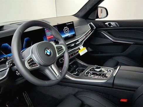 New 2026 BMW X7 M60i image 27