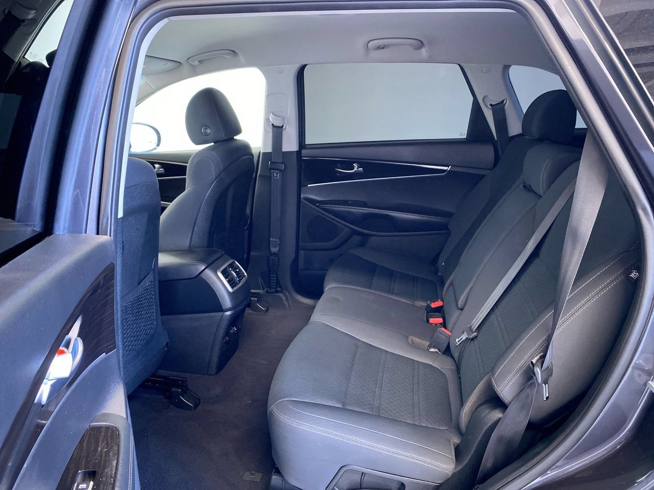 Used 2019 Kia Sorento FWD image 32