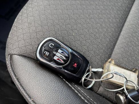 Used 2025 Buick Encore GX Preferred FWD image 21