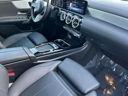 Used 2025 Mercedes-Benz CLA 250 image 18