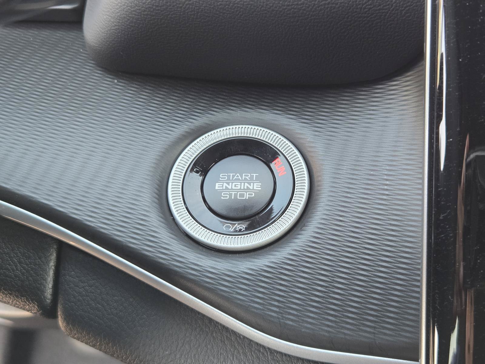 Certified 2025 Jeep Grand Cherokee Laredo X RWD image 12