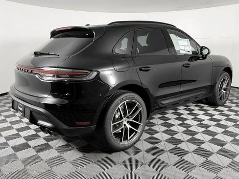 Certified 2026 Porsche Macan AWD/4WD image 7