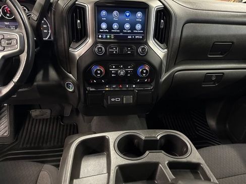 Used 2022 Chevrolet Silverado 1500 LT AWD/4WD image 18