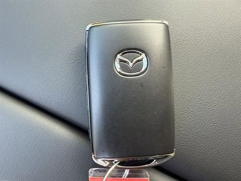 New 2025 MAZDA CX-70 Plug-In Hybrid w/ Premium Pkg image 32