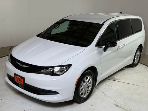 New 2026 Chrysler Voyager LX image 3