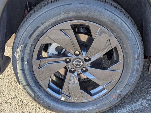 Used 2026 Nissan Rogue SV FWD image 9