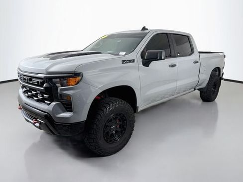 Used 2024 Chevrolet Silverado 1500 Custom Trail Boss w/ LPO, Dark Essentials Package AWD/4WD image 3