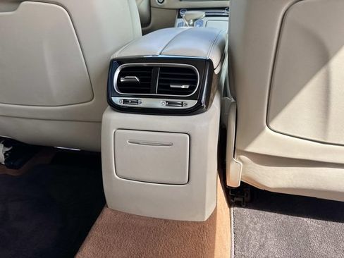 Used 2020 Genesis G90 3.3T Premium RWD image 15