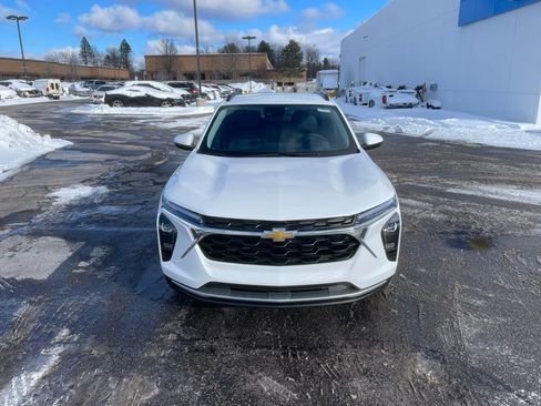 New 2026 Chevrolet Trax LT w/ LT Convenience Package image 2