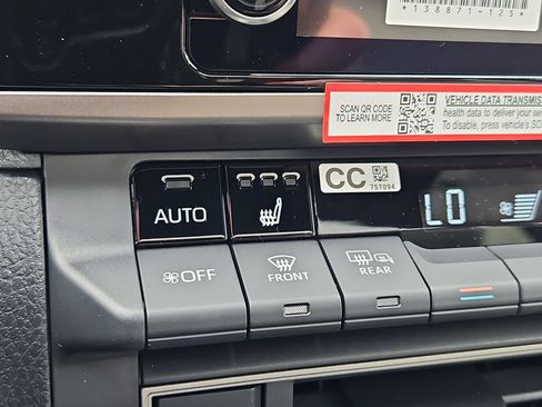 New 2026 Toyota Camry Hybrid AWD/4WD image 12