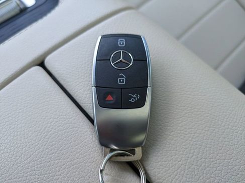 Used 2023 Mercedes-Benz GLS 450 4MATIC image 33