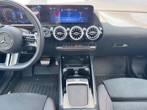 Used 2025 Mercedes-Benz GLA 250 4MATIC image 12