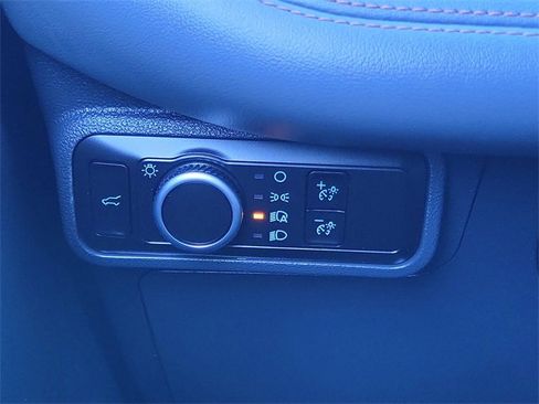 Used 2025 Ford Explorer Active image 20