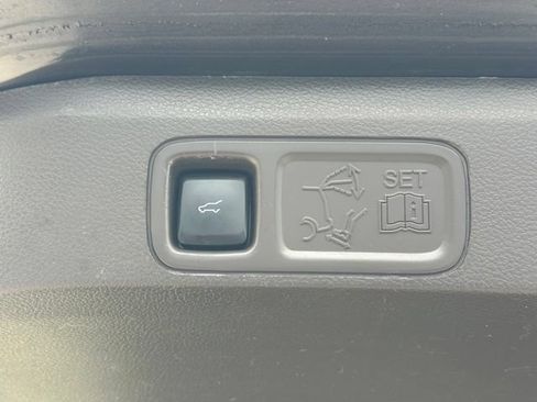 Used 2023 Lincoln Navigator Reserve AWD/4WD image 19