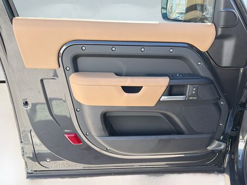 New 2026 Land Rover Defender 90 V8 AWD/4WD image 20