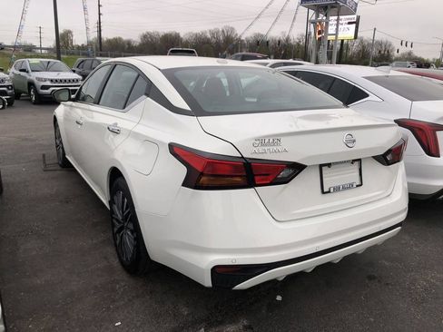 Used 2025 Nissan Altima 2.5 SV AWD/4WD image 4