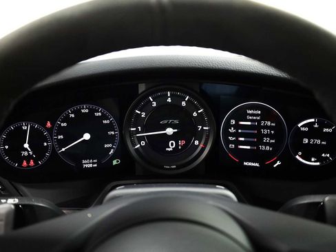 Certified 2022 Porsche 911 Carrera GTS image 23