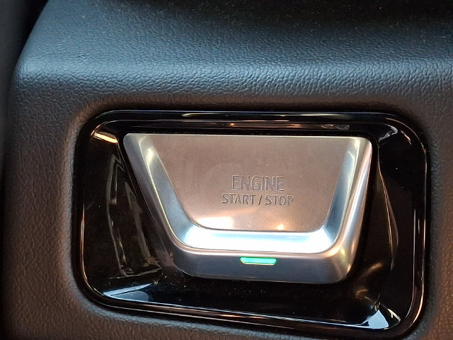 Used 2025 GMC Yukon Denali AWD/4WD image 24