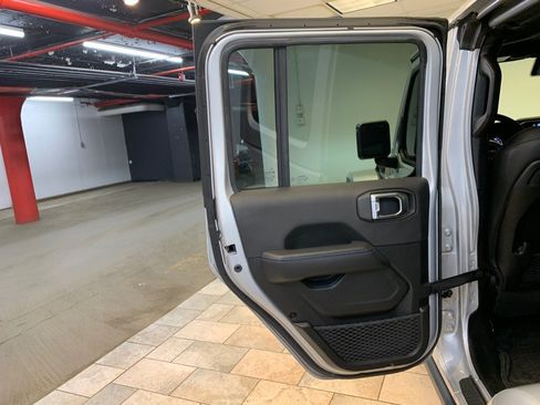 Used 2024 Jeep Wrangler Unlimited Rubicon 4xe AWD/4WD image 42