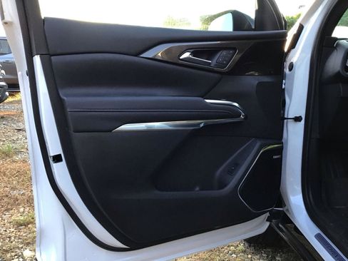 Used 2025 Chevrolet Traverse High Country w/ LPO, Floor Liner Package FWD image 12