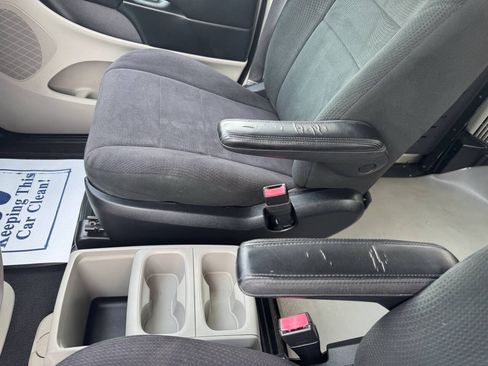 Used 2011 Dodge Grand Caravan Express w/ PWR Window Group FWD image 34